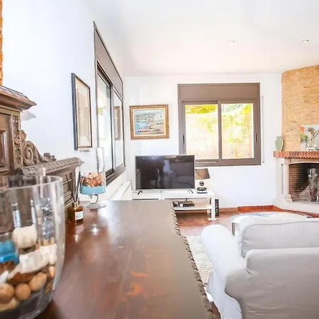 Cl13 - Spacious With Sea Views And Pool