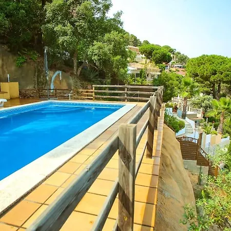 Cl13 - Spacious With Sea Views And Pool