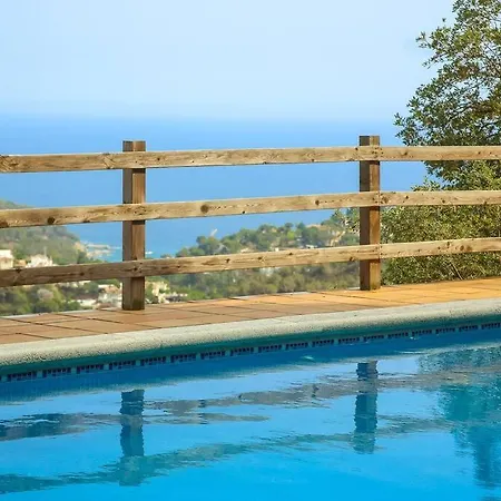 Cl13 - Spacious With Sea Views And Pool