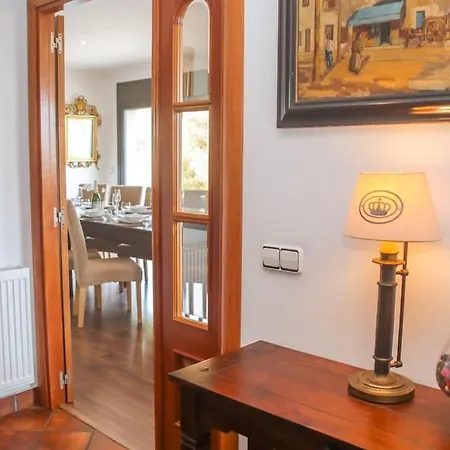 Cl13 - Spacious With Sea Views And Pool *